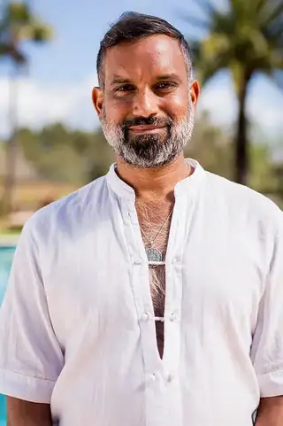 03-09-trainer-carousel-niraj-naik